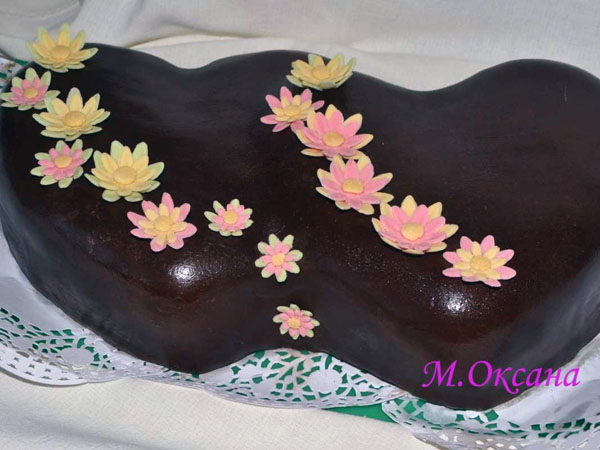 Торт на 1 год свадьбы форме двух сердец шоколад
