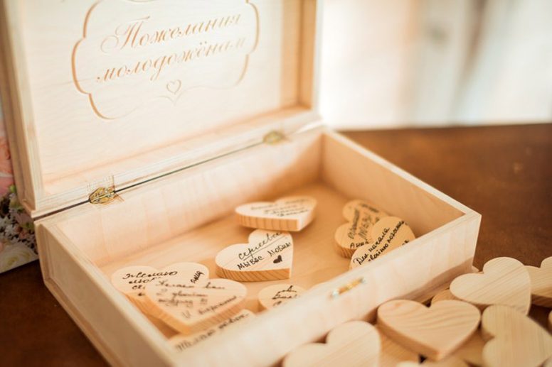 Что дарят на 1 год свадьбы молодым. лет – свадьба деревянная. Что подарить на деревянную свадьбу? Ситцевая свадьба в загородном доме